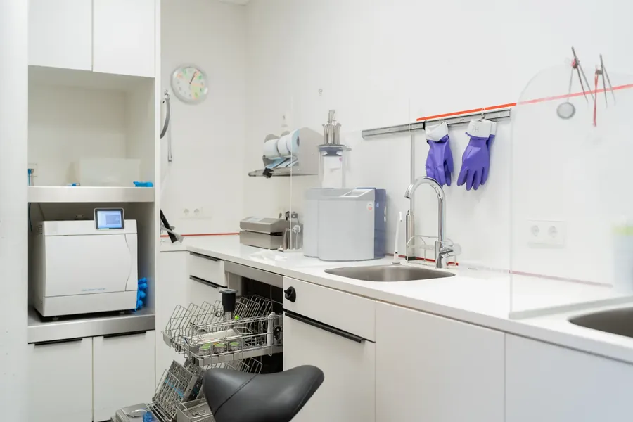 Mitarbeiterinnen im Behandlungszimmer